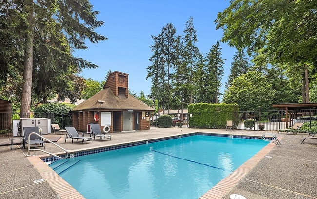 Building Photo - Great 1bed 1bath Location in Kirkland! Parking and W/S/G included in rent