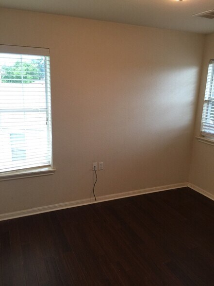 Building Photo - 8129 Lalew Cove