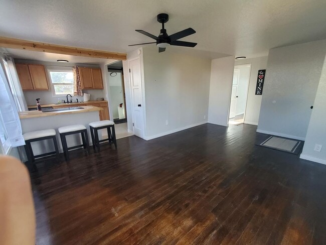 Building Photo - Remodeled 2-Bedroom Home in Roseburg