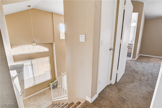 Building Photo - 1661 Cloister Ave