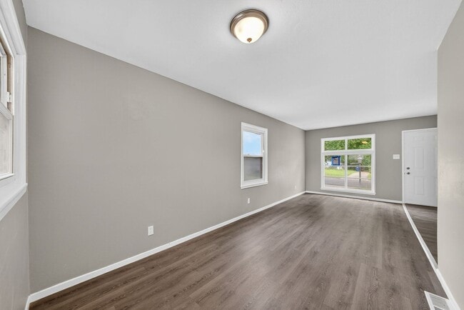 Building Photo - 416 Crawford Rd
