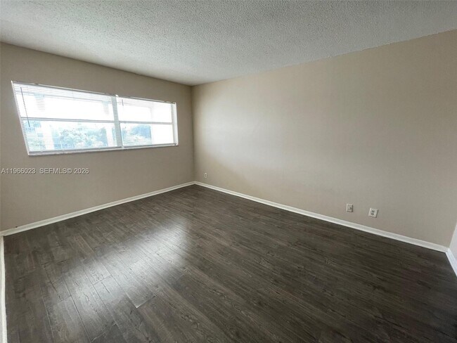 Building Photo - 4700 Washington St