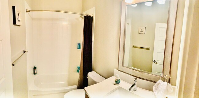 Building Photo - $2828 | 6BR/4BR | Fully Furnished Home in ...