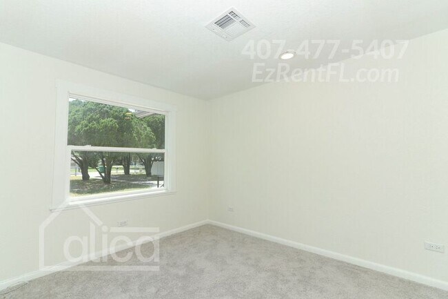 Building Photo - 135 W Chesley Ave