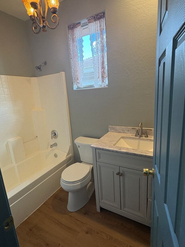 Building Photo - 110 E Bighorn Ct