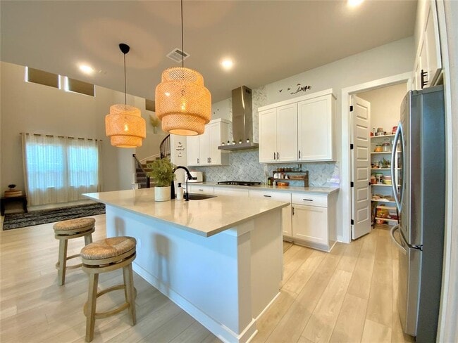 Building Photo - 243 Kings Pne Dr