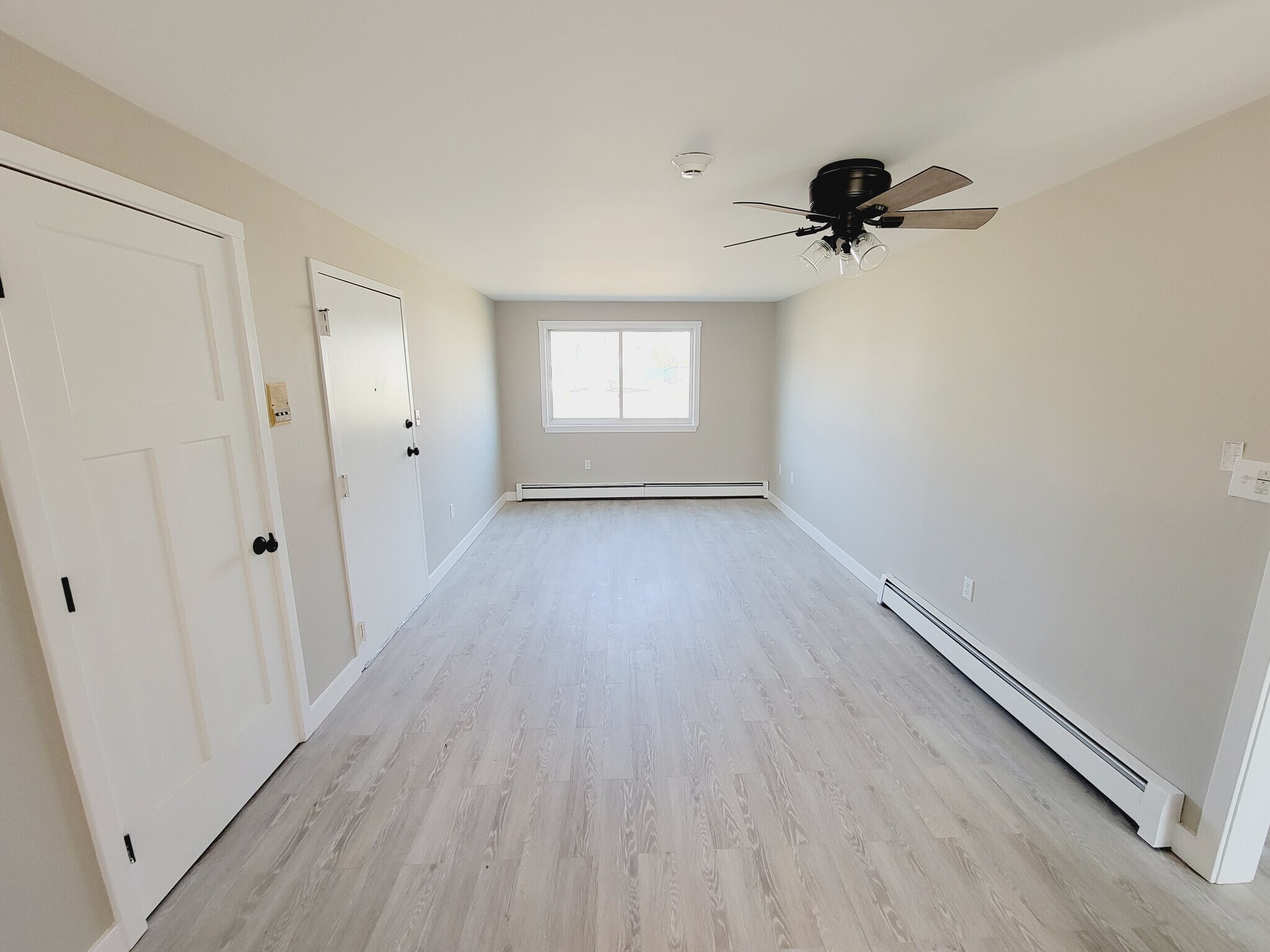 Building Photo - 41 Evergreene