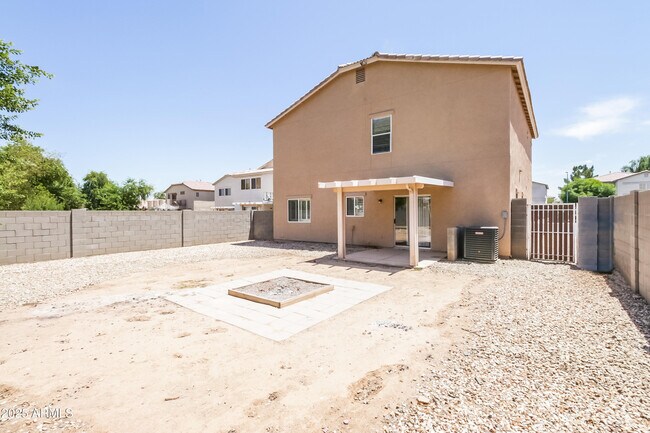 Building Photo - 13284 W Gelding Cir