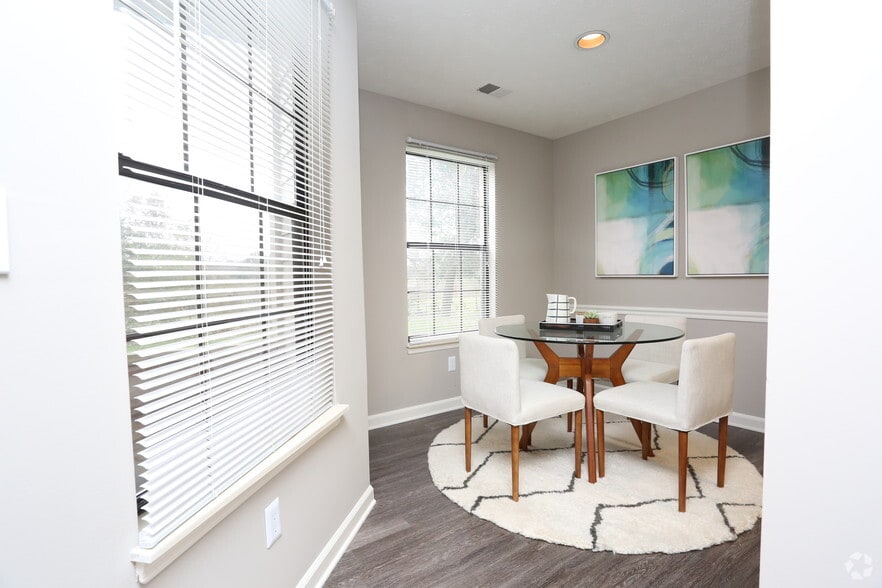 1BR, 1BA - 800 SF - Dining Room - Shillito Park Apartments