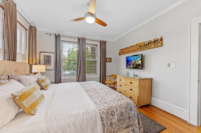 Building Photo - 500 Queens Rd