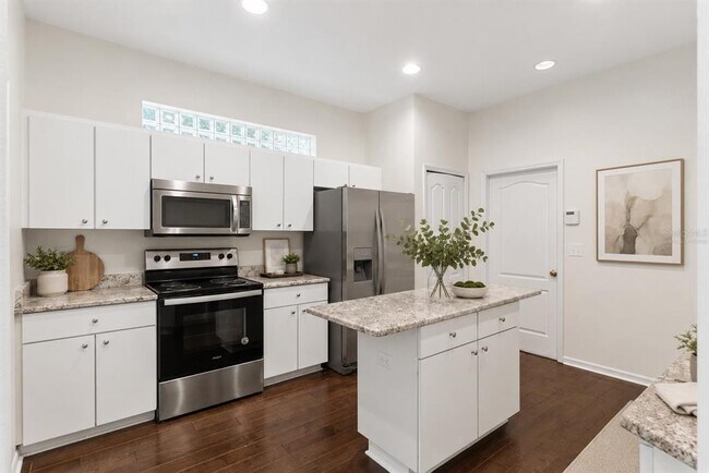 Building Photo - 10510 Chilmark Way