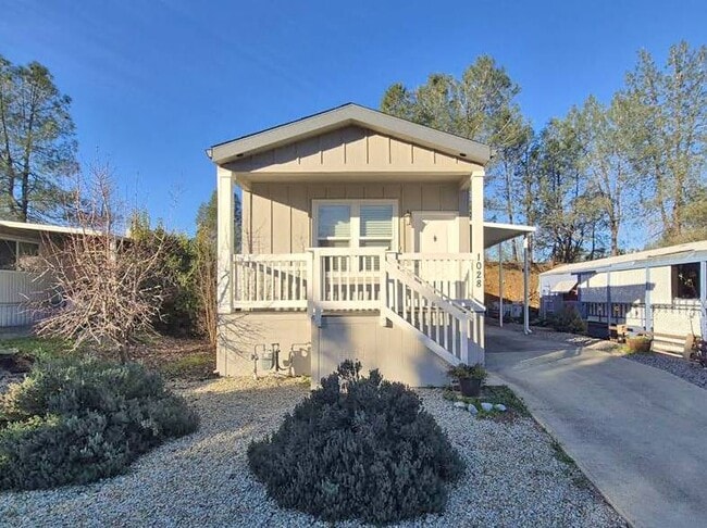 Building Photo - 1028 Shawnee Trail