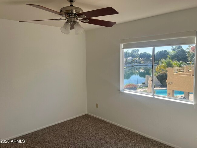 Building Photo - 3721 S Hawthorn Dr