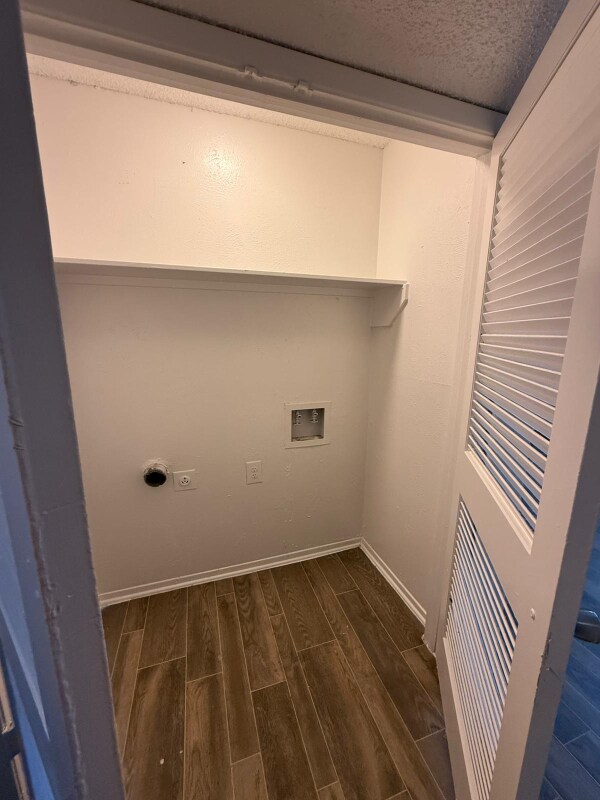 Building Photo - 3203 W Walnut Hill Ln