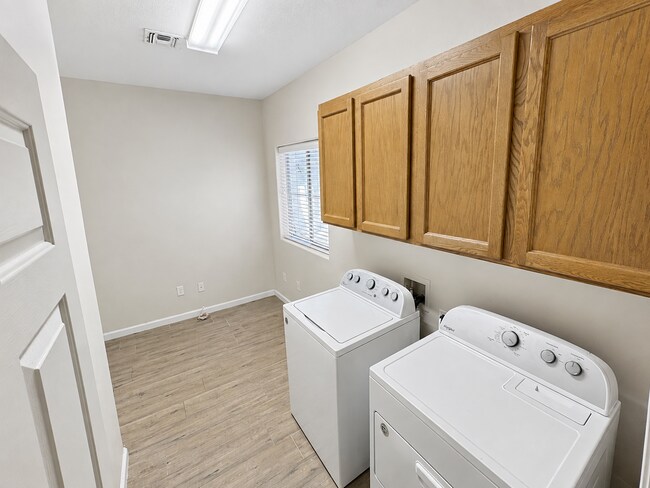 Building Photo - 2842 Freedom Hills Dr