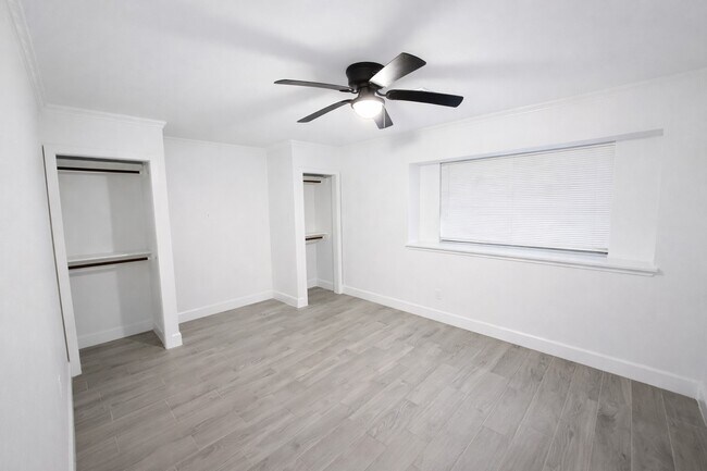 Building Photo - 313 Sycamore St