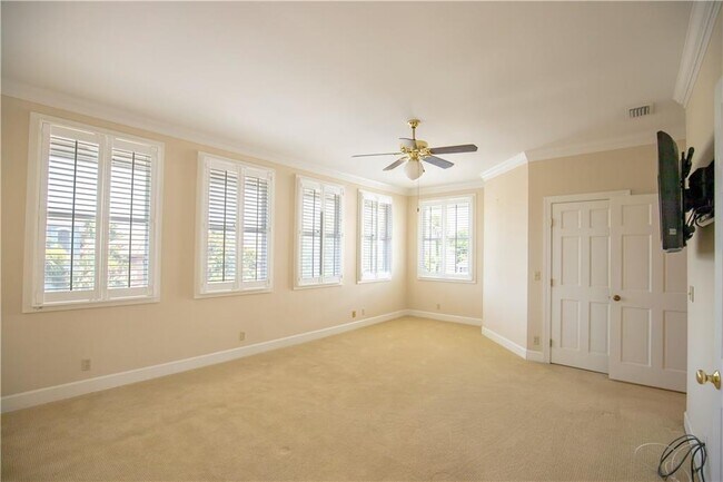 Building Photo - 105 Strachan Ln