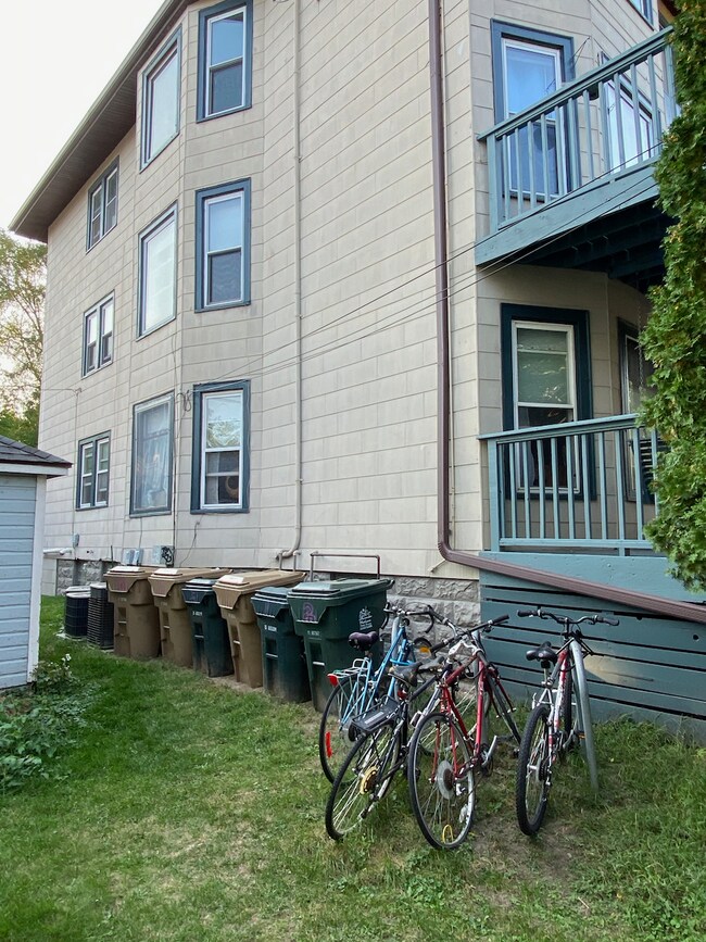 Building Photo - 310 N Ingersoll St