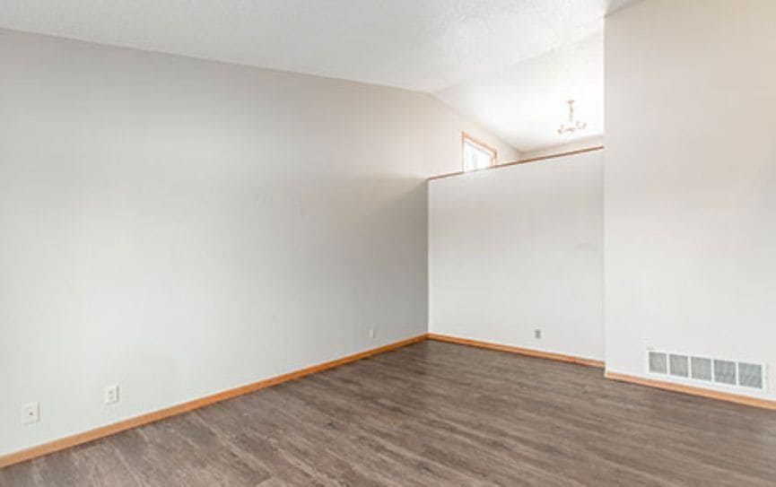 Building Photo - 1121 Range View Cir