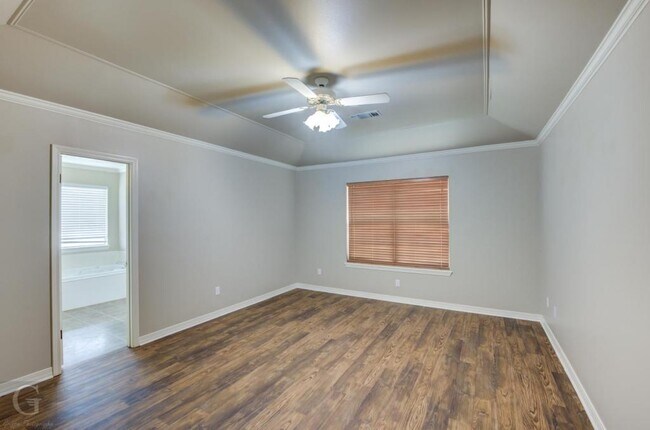 Building Photo - 5806 Hollyhock Ln
