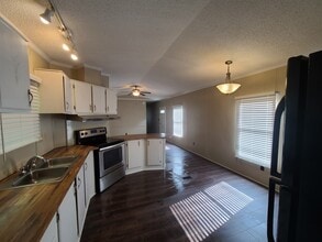 Building Photo - 1463 Paris Hwy 54