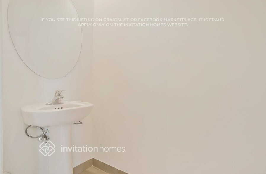 Building Photo - 2835 SW 16th Terrace