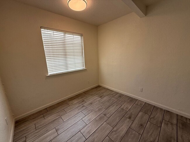 Building Photo - 2313 Manchester St