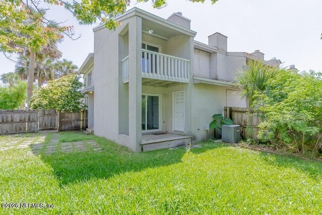 Building Photo - 360 14th Ave S