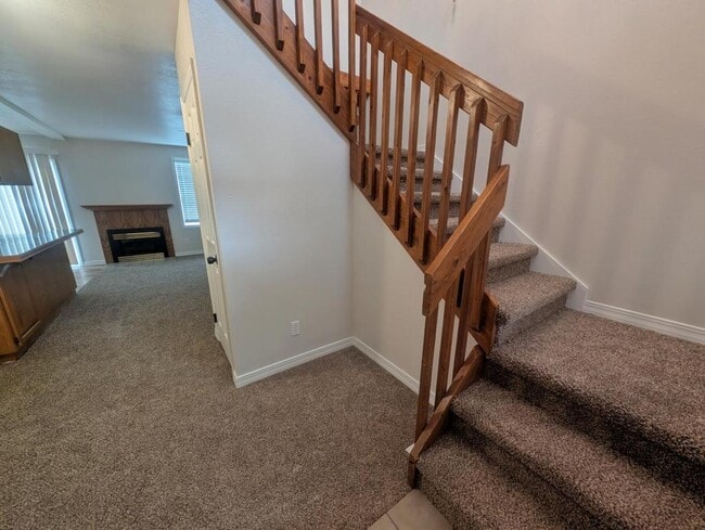 Building Photo - 851 Denver St