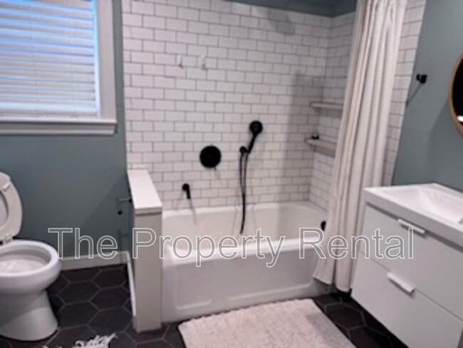 Building Photo - 1506 N Alleghaney Ave
