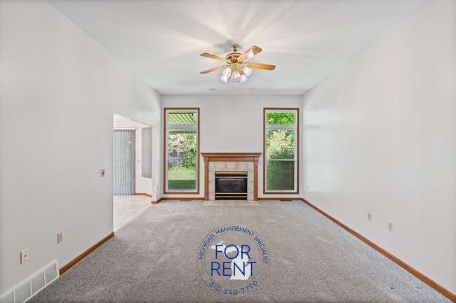 Building Photo - 3263 Silverwood Dr
