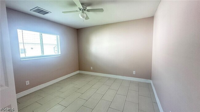 Building Photo - 1306 SW 19th Ln