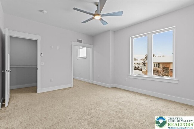 Building Photo - 1674 Best Pl