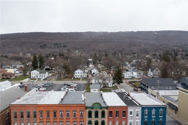 Building Photo - 178 Main St