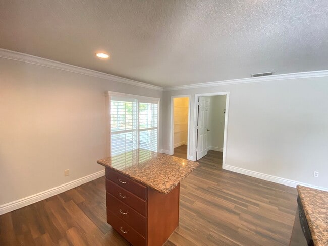 Building Photo - 15353 Perdido Dr