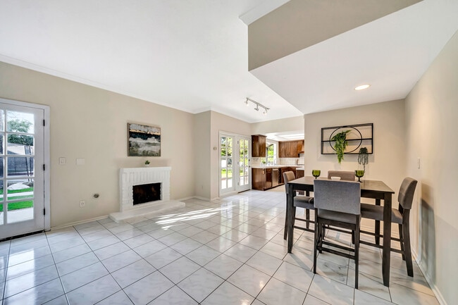Building Photo - 30428 Penrod Dr