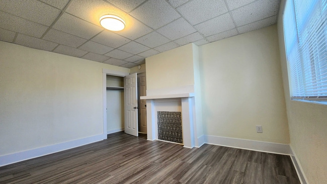 Building Photo - Updated 4BR house with garage!
