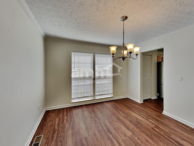 Building Photo - 257 Bannock Dr