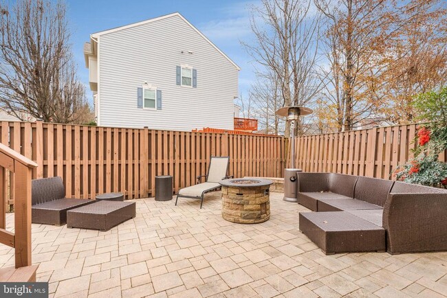 Building Photo - 43792 Sunset Terrace