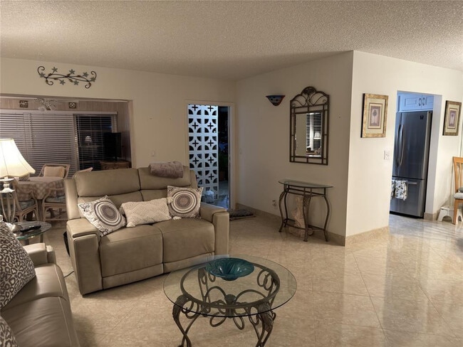 Building Photo - 4525 NW 3rd Ct