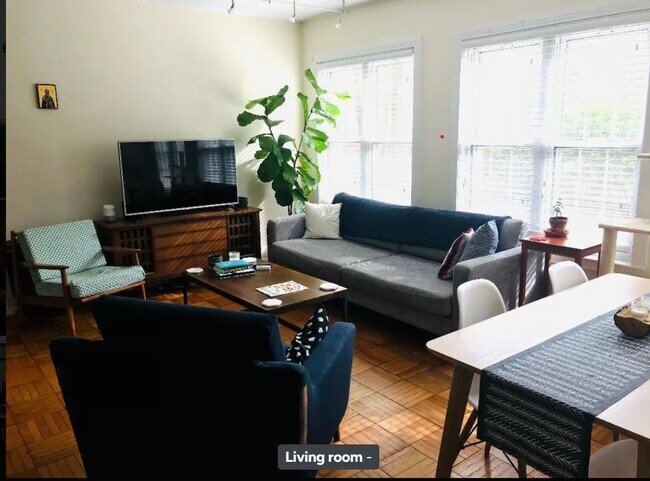 Building Photo - 3500 Valley Dr