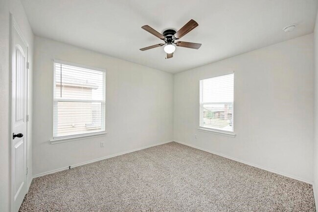 Building Photo - 801 Estes Park