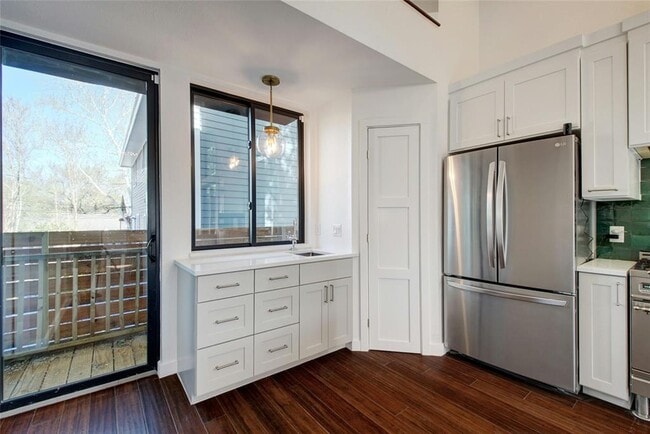 Building Photo - 4412 Caswell Ave