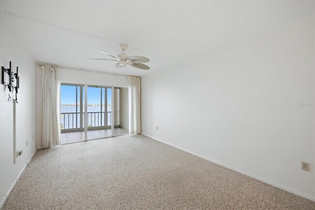 Building Photo - 555 S Gulfstream Ave