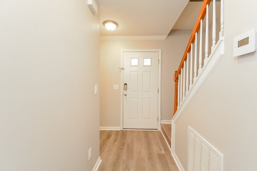 Building Photo - 5827 Waterford Landing Ct