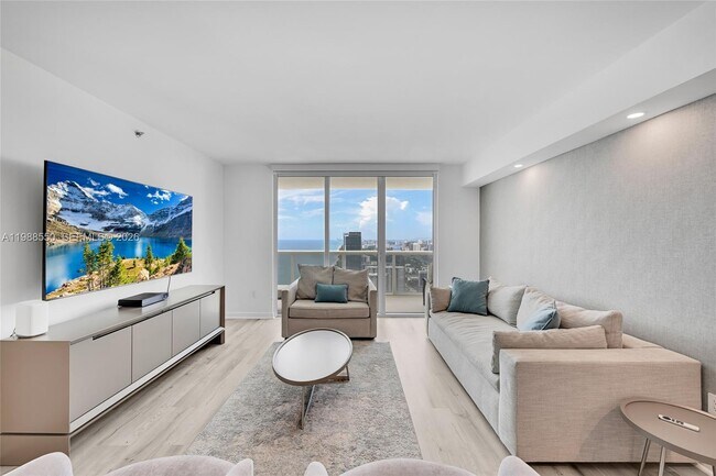 Building Photo - 1830 S Ocean Dr