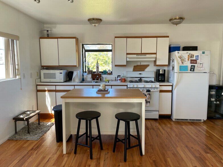 Building Photo - 3720 Louisiana St