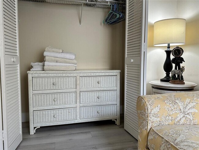 Building Photo - 5906 Doral Dr