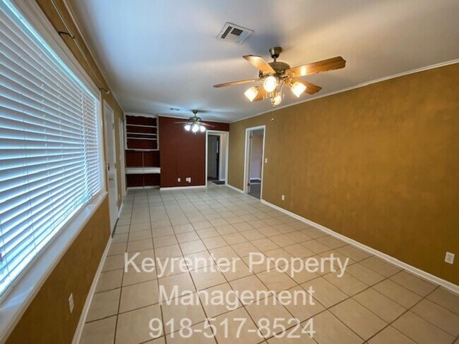 Building Photo - 3 Bed | 2 Full Bath | 31st & Memorial