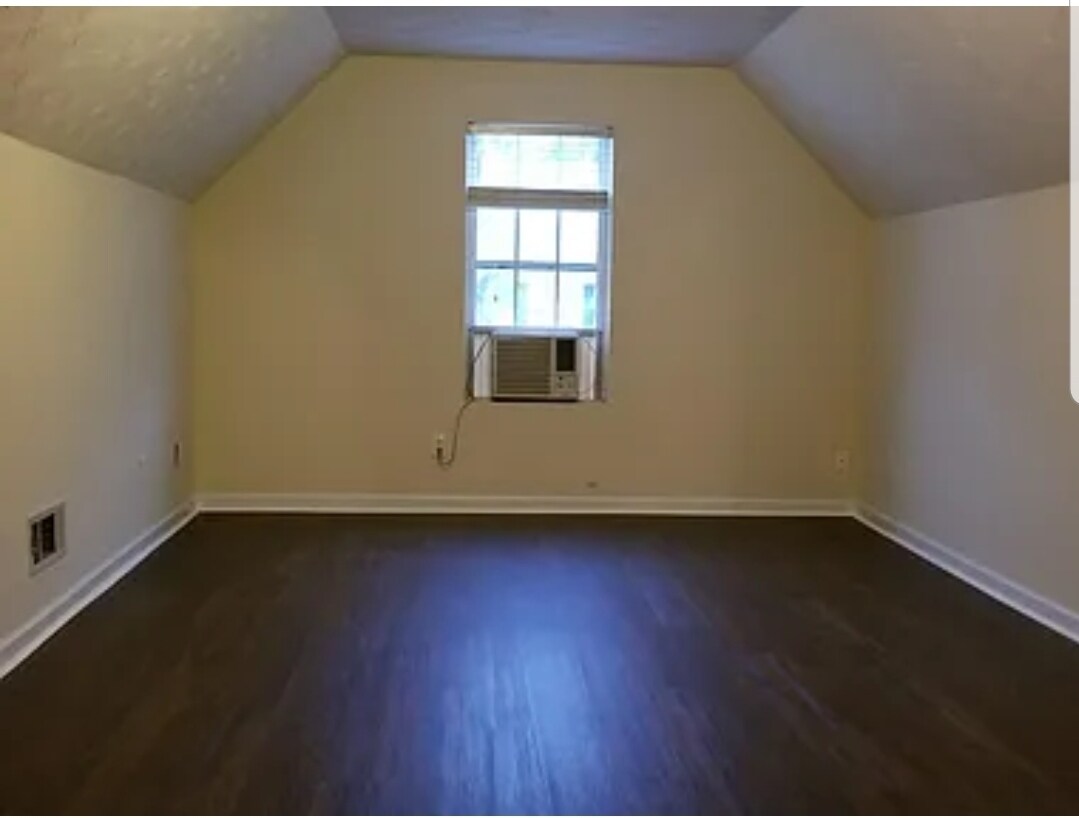 Extra large bonus room - 2989 Arden Ridge Ter